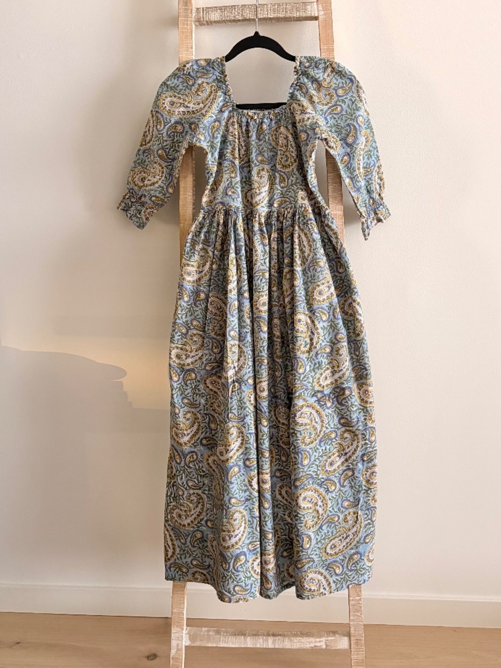 Cotton light weight pastel blue floral dress in size S.